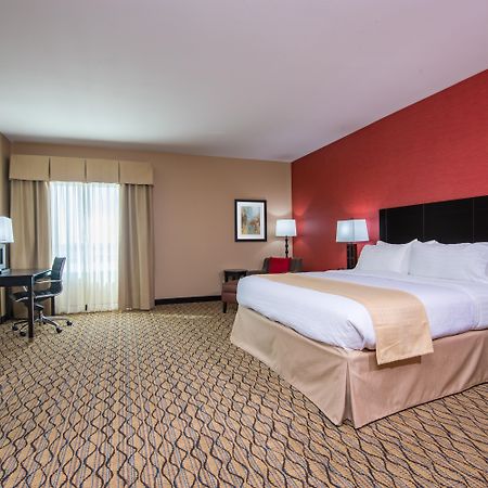 Holiday Inn Salina By Ihg Extérieur photo