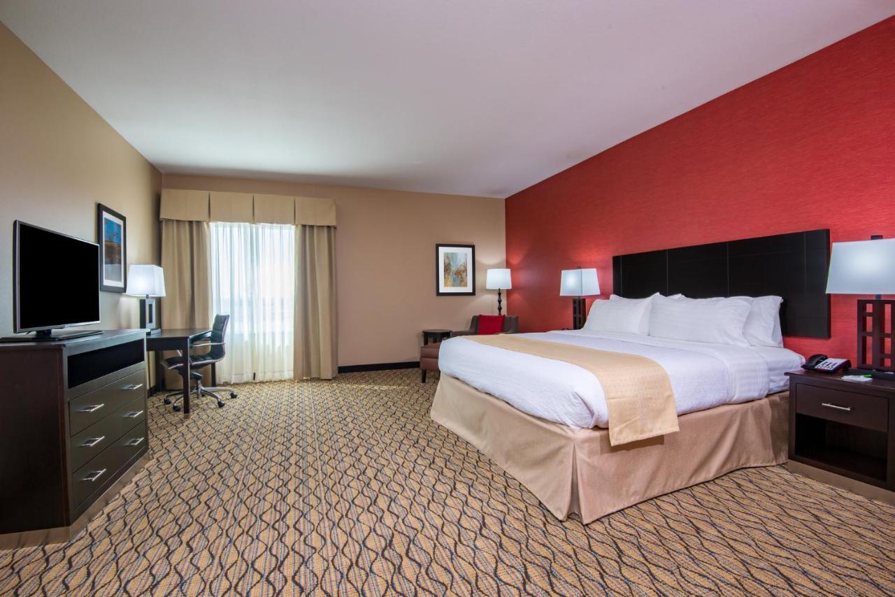 Holiday Inn Salina By Ihg Extérieur photo