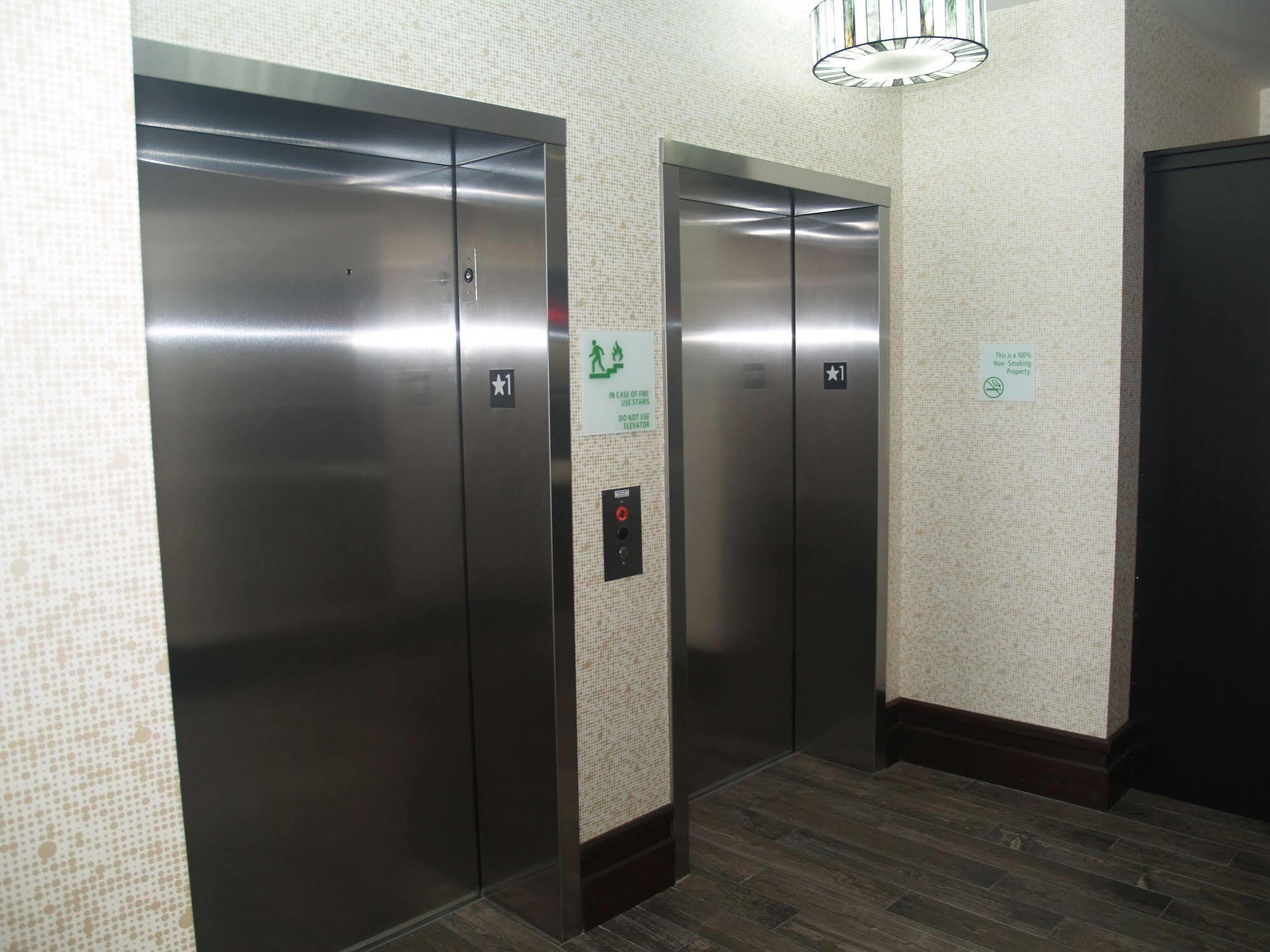 Holiday Inn Salina By Ihg Extérieur photo